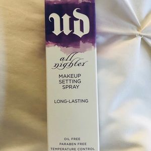 Urban Decay all nighter makeup setting spray